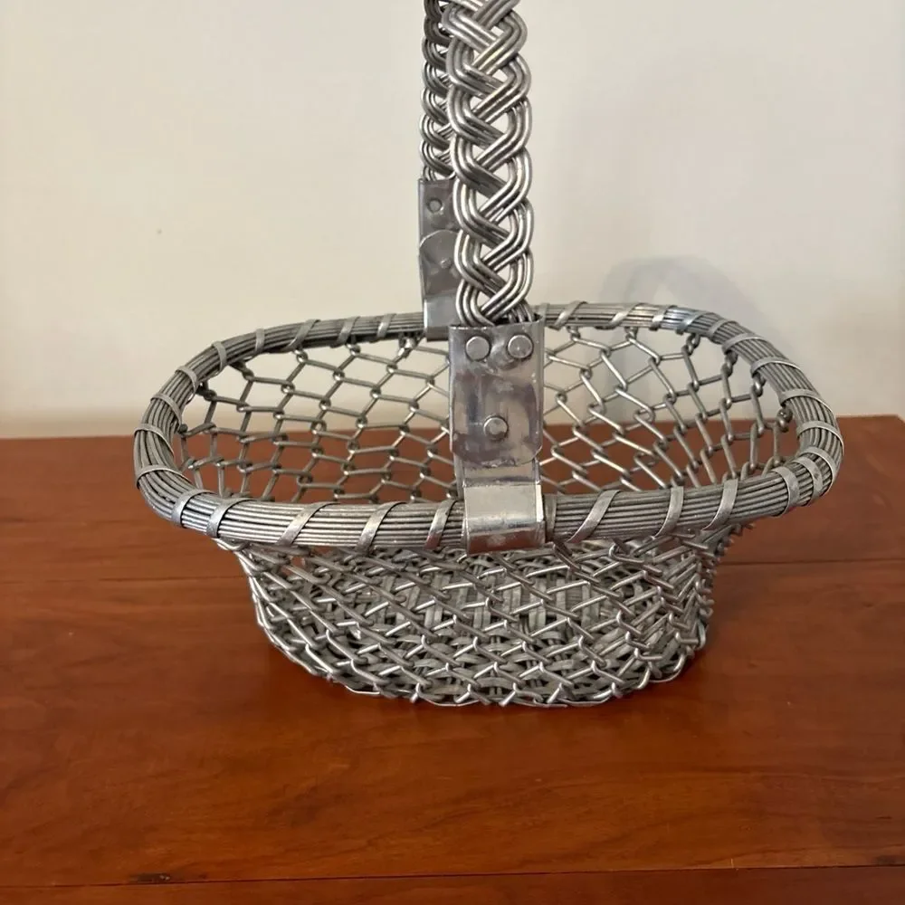 Vintage Woven Metal Wire Basket Braided Handle Rustic Farmhouse Decor Storage